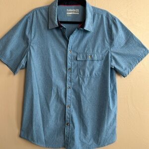 Avalanche Blue Casual Button Down Men’s Shirt. Size Large.